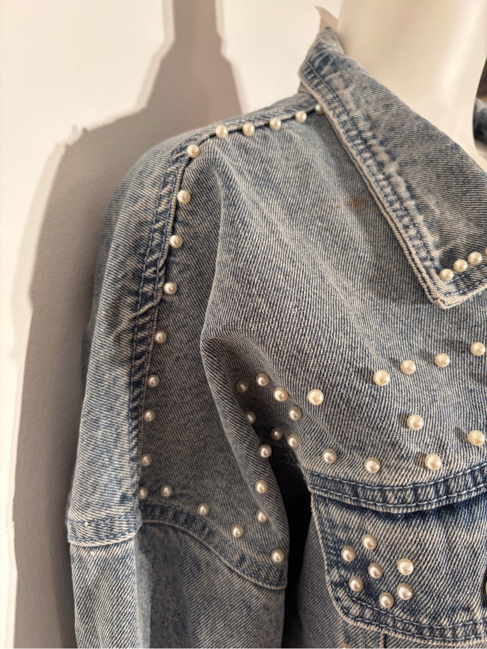 #751 BiBi NWT Light Blue Pearl-Studded Denim Jacket. Amazing! - Picture 8 of 16